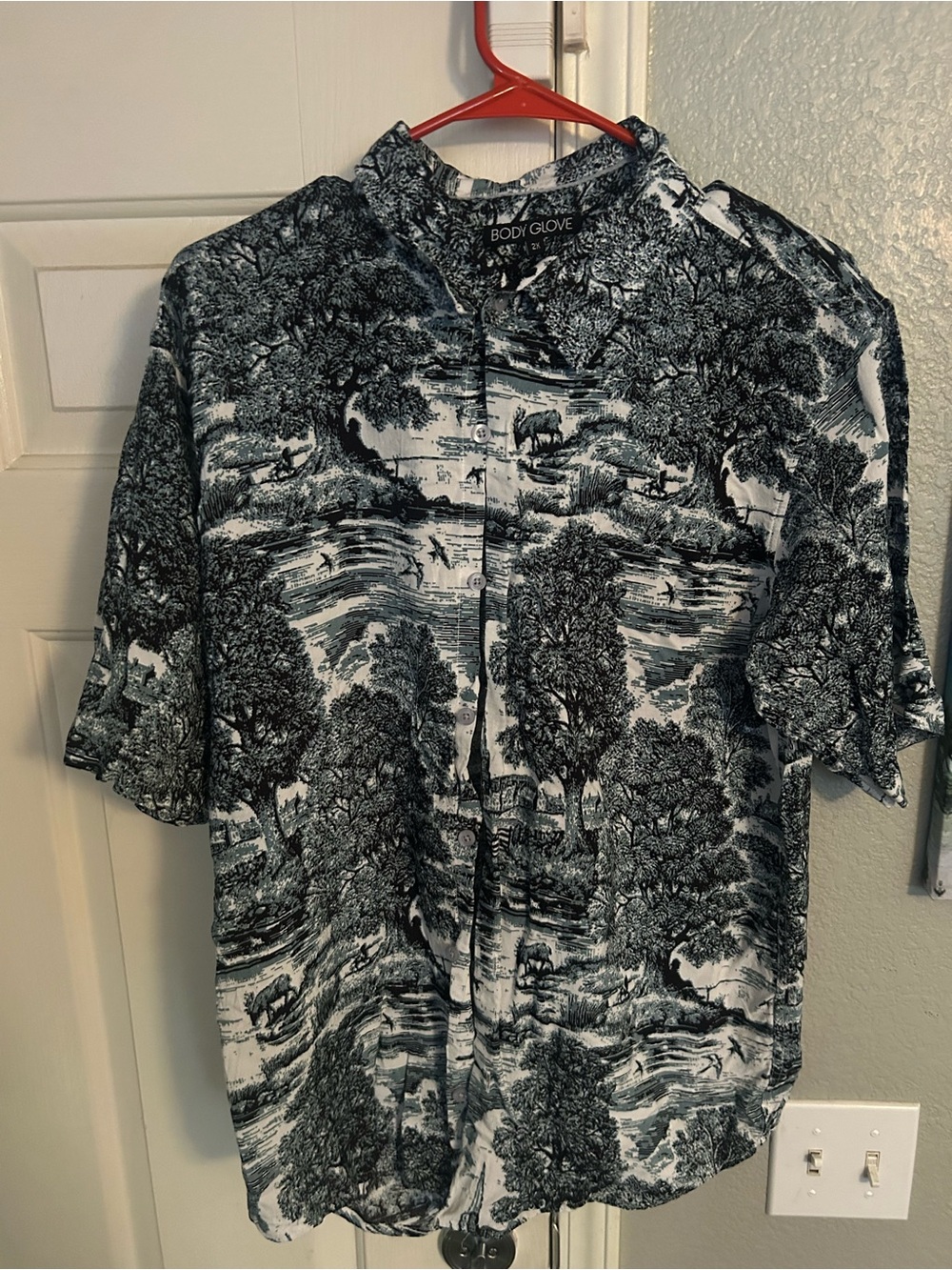 Body glove men’s shirt